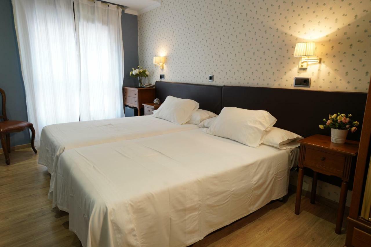 Hotel Arco Navia Bagian luar foto